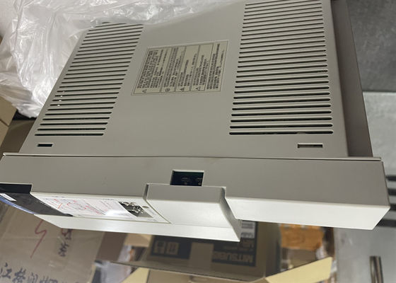 Servoversterker 3 Fase 200 van M.-j2s-500B 5Kw AC Mitsubishi aan 230VAC 50/60Hz