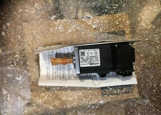 De Industriële AC Servoaandrijving M.-j3-10T van Mitsubishi 100W met 3 de Nieuwe Reeks van de fasemotor HF-KP13