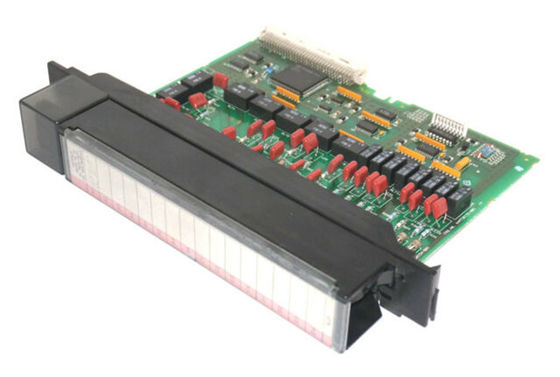DE OUTPUTmodule 16 VAN GE IC697MDL940 DE OUTPUT VAN HET PUNTrelais 16 AMPÈREN 120/240 VAC OF 5/24/125 VDC 480 VA OF 60 WATTS