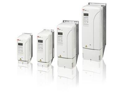 ABB ACS800-704-0910-7 FASE 3 VOERDE 816 AMPÈRE IN INVOERDE 380-690 VAC INVOERDE 48-63 HERZ DE OUTPUT VAN 1000 AMPÈREoutput 513-932 VDC