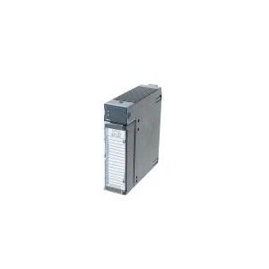 DE OUTPUTmodule 8 PUNT 2 AMPÈRE 120/240 VAC VAN GE IC693MDL330
