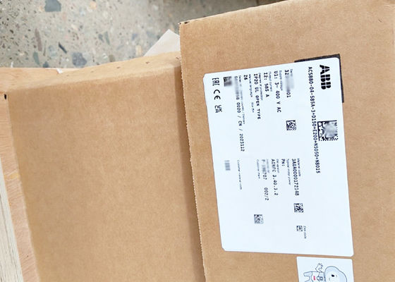 ACS880-04-585A-3+D150+L502+N5050+K454+E200 de Aandrijving van de frequentieomschakelaar ACS880