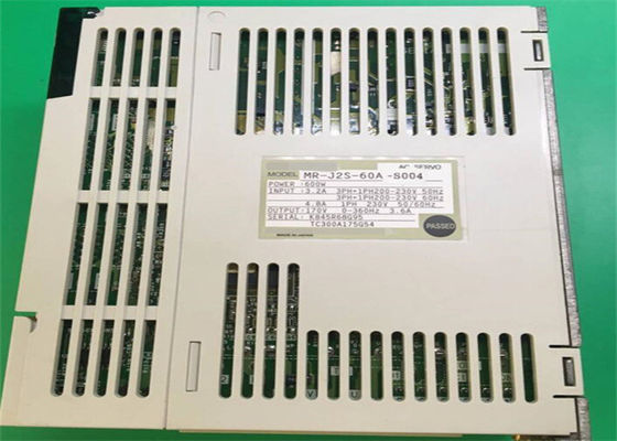 INDUSTRIËLE AC SERVO DE VERSTERKER M.-J2S-60A-S004 3.2A 200-230VAC 600W AANDRIJVING VAN MITSUBISHI