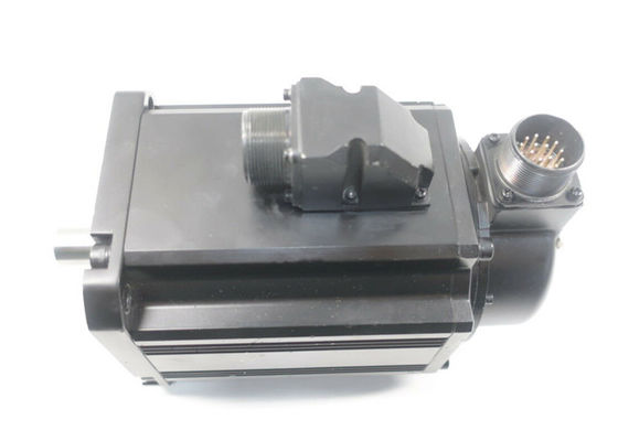 3HAWC116593 Robots spare parts Industrial servo motor voor IRT501 in doos