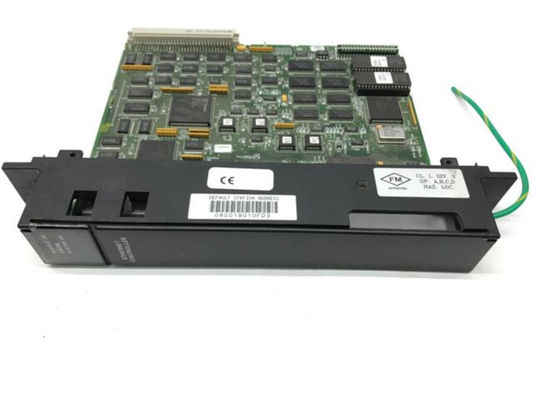 GE IC697CMM741 OCCUPYS ÉÉN ENKELE GROEF IN PLC REK. DRIE STATUSleds 15PIN AUI HAVEN