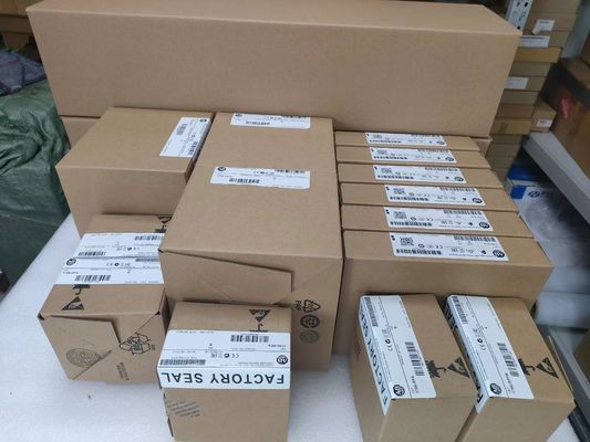 Ab 1746-IV32 5 aan 95% zonder condensatie 106 milliampscombinatie 120 Volts AC I/O
