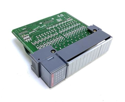 AB 1746-NIO4I 2 ANALOGE INPUT 10 V GELIJKSTROOM OF 20 DOCTORANDUS IN DE LETTEREN 2 ANALOGE HUIDIGE OUTPUT 0-20 DOCTORANDUS IN DE LETTEREN