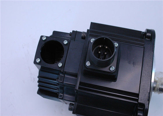 De Industriële Nieuwe en Originele Yaskawa AC Servomotor Nieuwe 450W 3.8A van sgmg-05ASRCS 1PCS