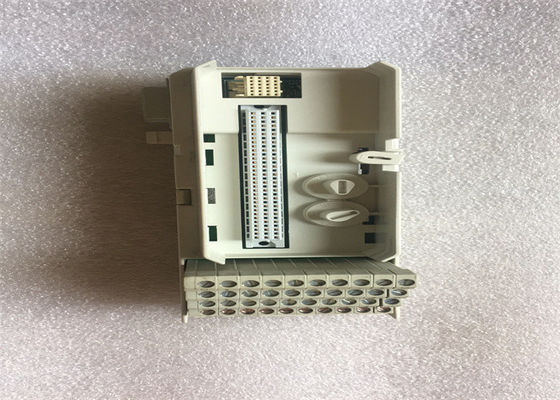 Eenheid van de de Modulebeëindiging van ABB TU818V1 de Compacte, MTU, I/O Terminal van 50V 3BSE069209R1 S800