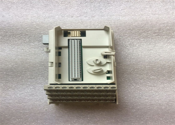 Eenheid van de de Modulebeëindiging van ABB TU818V1 de Compacte, MTU, I/O Terminal van 50V 3BSE069209R1 S800