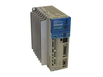 Lading 750 van de Omronr7d-ap08h Servoac 200VAC Levering 4.4A 200V w-r7d-ap08h-Nd