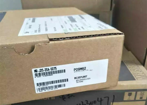 Industrieel NIEUW de Versterker M.-j2s-20a-S075 SERVOdrive In drie stadia van Mitsubishi Electric 200W