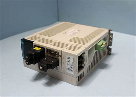 DE SERVOversterker VAN MITSUBISHI M.-J2S-100CP MET MOTIElijst 1 KW 200 V