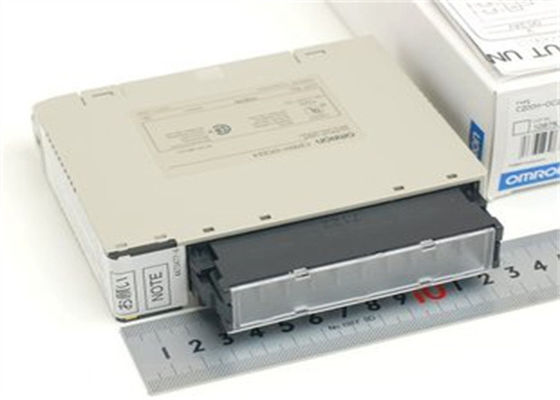 De MODULEcontact 2/8 AMPÈRE 250 van de Omronc200h-0c225 OUTPUT van het het KANAALrelais van VAC/24 VDC 16 de OUTPUTmodule