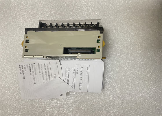 De Automatisering van CJ1W-AD081-V1 Omron en de INPUTmodule 8 van de Veiligheidscj Reeks ANALOGON
