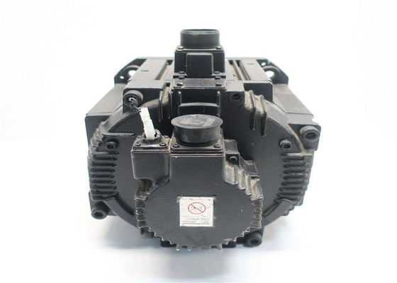 Sgmdh-45a2b-YR12 de Industriële Servomotor 1500rpm 32.4a 200v-ac 4500w 28.4nm van Yaskawa