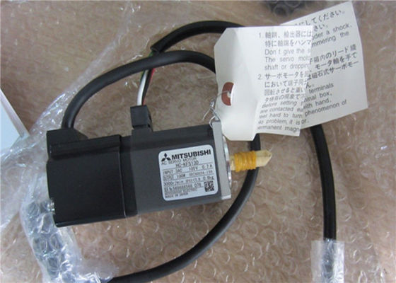 De NIEUWE Industriële AC Servomotor hc-KFS13D 3AC 105V 0.7A van Mitsubishi 100W in voorraad