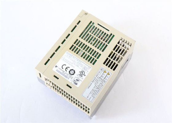 Yasakawa sgdm-10 INGEVOERDE ADA Ac Servo Motor Drive: 7 EEN 200-230 VAC 50/60 HERZ