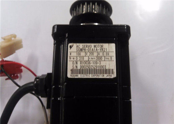 De Synchrone Servomotor van sgmp-01A312 Yaskawa 3000RPM 2048PPR 100W 200V Ac