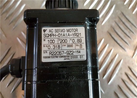 De Synchrone Servomotor van sgmp-01A312 Yaskawa 3000RPM 2048PPR 100W 200V Ac