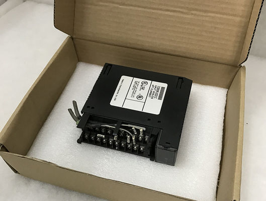 De as van GE IC693APU302 2 het plaatsen module (APM) 24 speld I/O schakelaar 3 voet 1 meter