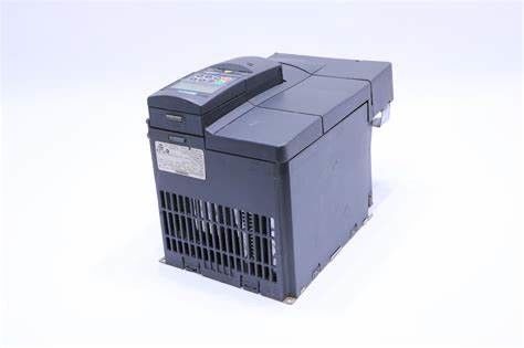 6SE6440-2AD27-5CA Siemens MICROMASTER 440 ingebouwde klassena filter 380-480 V 3 AC +10/-10% 47-63 Herz constante torsie 7,5