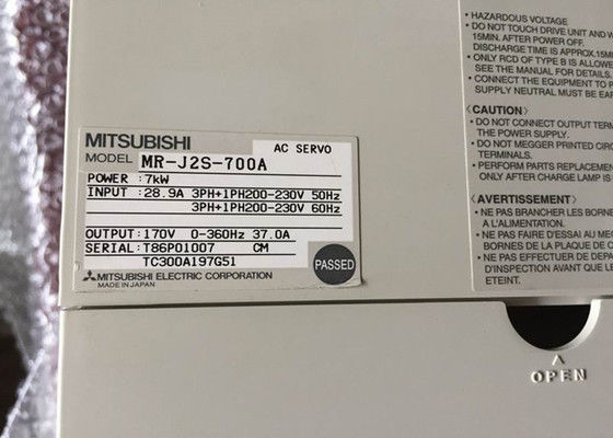 M.-j2s-700b-B.V. Servo de Versterker Industriële Aandrijving 7KW 170V 0-360Hz 37.0A van Mitsubishi AC