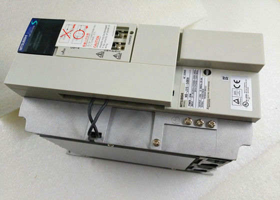 M.-j2s-700b-B.V. Servo de Versterker Industriële Aandrijving 7KW 170V 0-360Hz 37.0A van Mitsubishi AC
