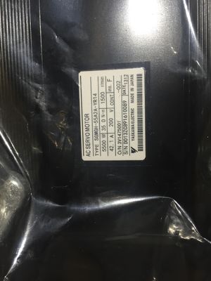 SGM-08A2F-J33 Yaskawa ELECTRIC AC SERVO MOTOR 750W 4.4A Industriële servomotor