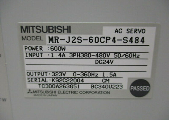 MR-J2S-60CP4-S484 Mitsubishi DC Servo Drive Industriële Versterker 600W 1.4A Uitgang 323V