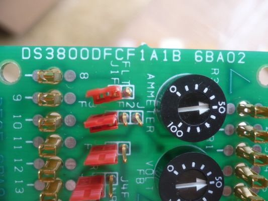 GE DS3800DFCF heeft 17 single-pin connectoren en 3 potentiometers voor het aanpassen van de stroom