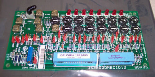 GE MD Exciter Control Board DS3800DMEC beschikt over 7 terminals voor het bevestigen van extra componenten aan het bord