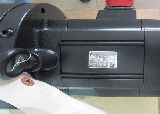 JAPAN MITSUBISHI Industriële besturingsservo HC-SFS102BG1 AC-servomotor 2000 min / r, 1KW JAPAN MITSUBISHI Industriële besturing S