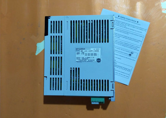 Nieuwe MITSUBISHI Industrial AC Servo Motor Driver MR-J2S-10CP1 100W 200V Versterker Nieuw