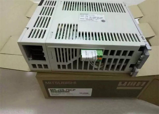Nieuwe Mitsubishi 750W Industrial AC Servo Motor Drive MR-J2S-70CP Driefases Versterker