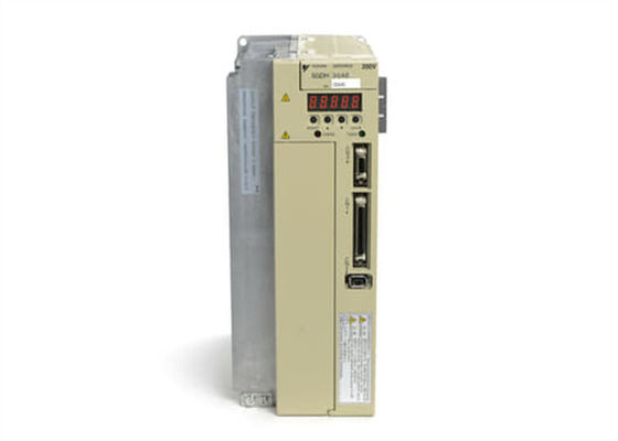 Nieuwe SGDH-30AE Yaskawa Sigma II originele servoversterker 0,5 kW
