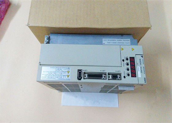 Nieuwe SGDH-30AE Yaskawa Sigma II originele servoversterker 0,5 kW
