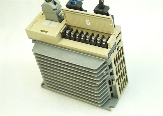Yaskawa SGD-04AN 100V AC Servo Drives Brand New In Originele Doos