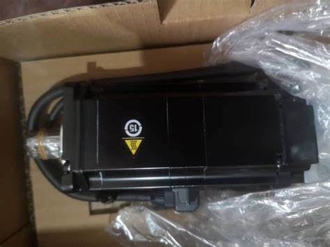 Yaskawa SGMRV-30ANA-YR12 SERVO MOTOR 23.6AMP 200V 3.7KW Servo aandrijvingen