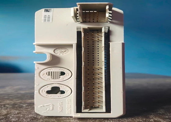 ABB DI810 3BSE008508R1 DIGITAL INPUT 24V 16 CH geïsoleerd in twee groepen van 8 kanalen.