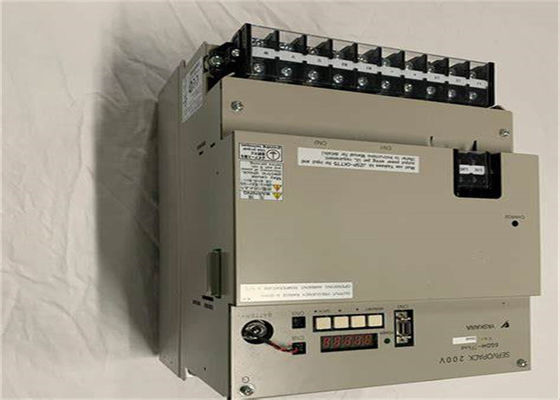Nieuwe Yaskawa SGDH-75AE 200-230V wisselstroom servo drives in originele doos