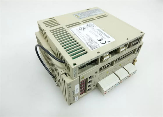 Nieuwe Yaskawa SGDH-A3AE 200-230V AC servo drives in originele doos