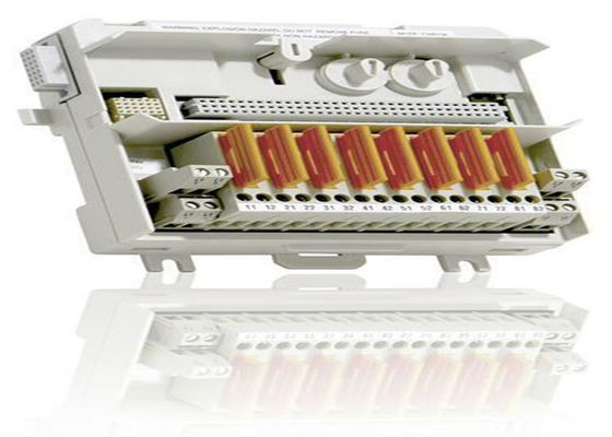 ABB TU835V1 3BSE013236R1 Moduleenheid 8 Gebruikte stopcontacten 8 Signalterminals