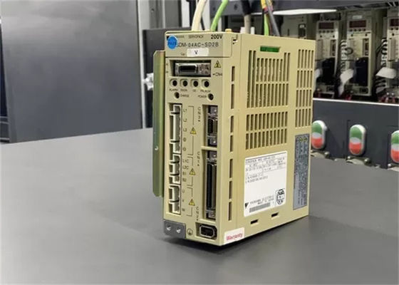 Yaskawa SGDM-04AC-SD2B AC Servo Versterker Nieuw In Originele 230V