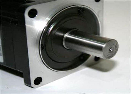Yaskawa SGM-02B312 gloednieuwe servomotor In originele doos 100V