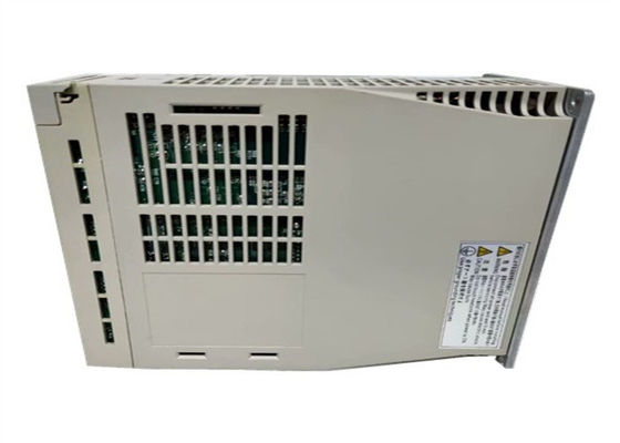Brandnieuwe Yaskawa SGDM-05DN AC Servo Versterker gemaakt in Japan