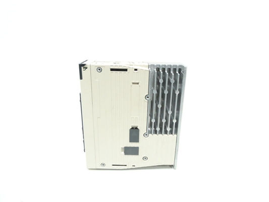 Merk Yaskawa SGDV-R70A21A AC Servo Versterker 0.05kw Uitgang Nieuw