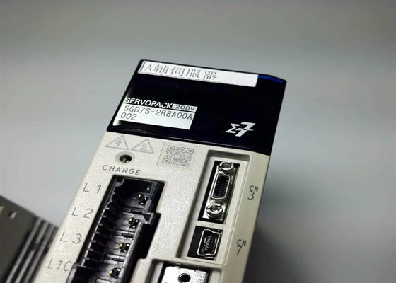Yaskawa SGD7S-2R8A00A002 200V AC servoaandrijvingen gloednieuw in doos