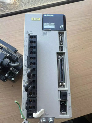 SGD7S-3R8A00A 500W industriële servoaandrijvingen Yaskawa gloednieuw