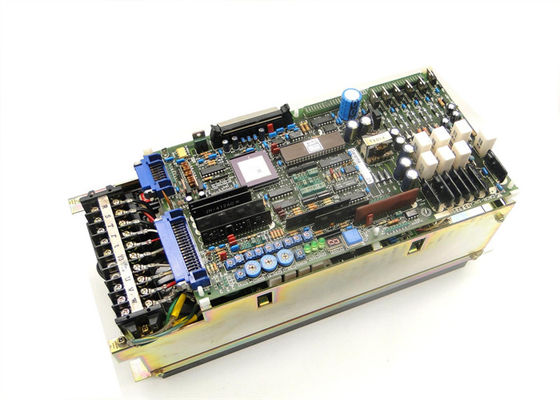 200V Yaskawa CACR-SR15SZ1SDY77 AC Servo Drives Nieuwe originele doos